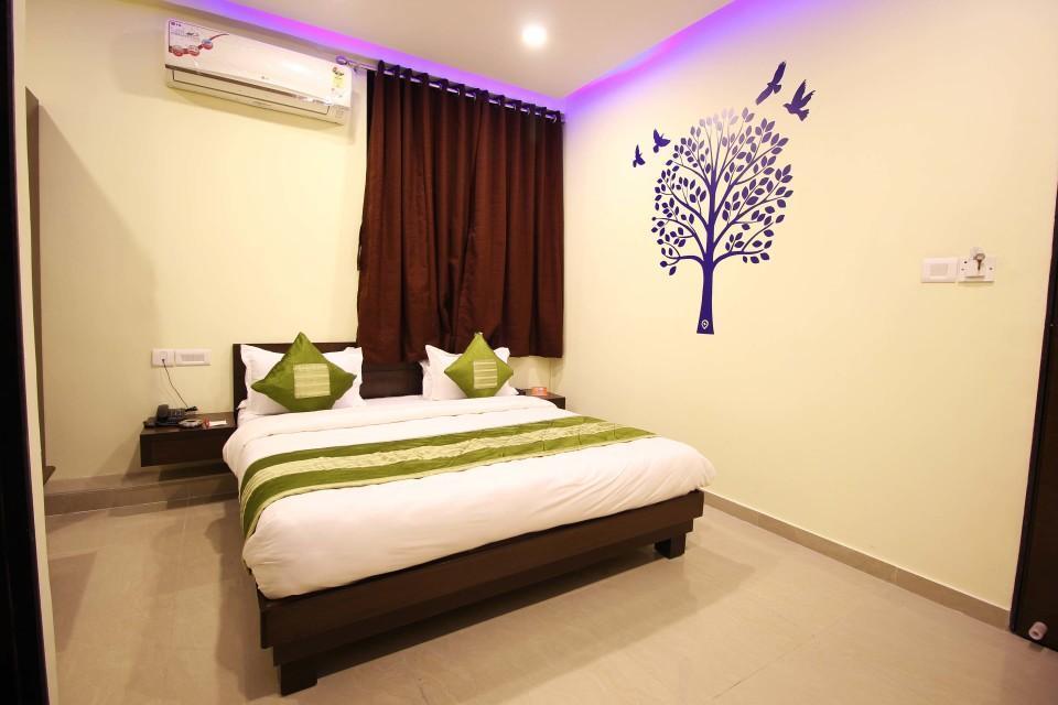 Hotel Ambience Sarkhej Esterno foto