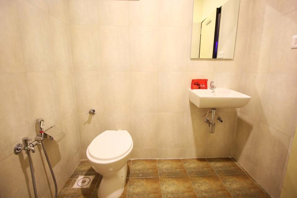 Hotel Ambience Sarkhej Esterno foto